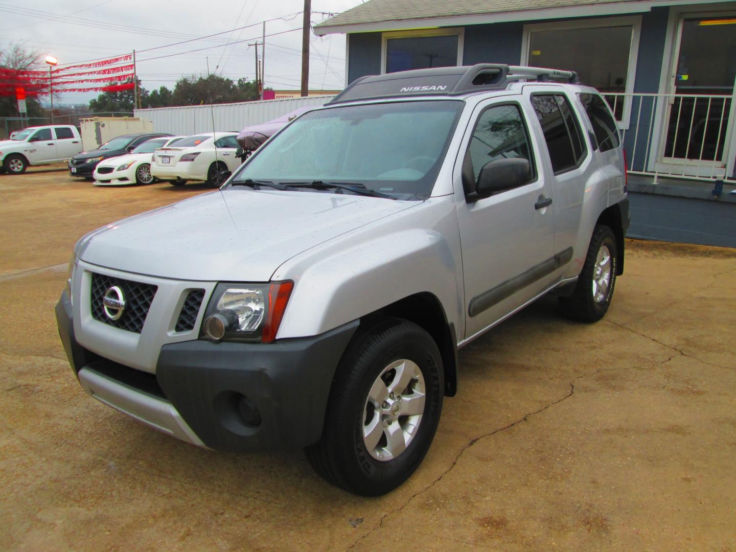 2011 SILVER Nissan Xterra Pro-4X 4WD (5N1AN0NW3BC) with an 4.0L V6 DOHC 24V engine, located at 1815 NE 28th St., Fort Worth, TX, 76106, (817) 625-6251, 32.795582, -97.333069 - Photo#0